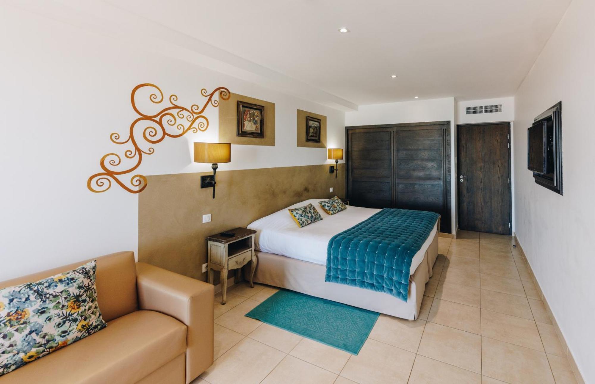 Liberata & Hotel 4*